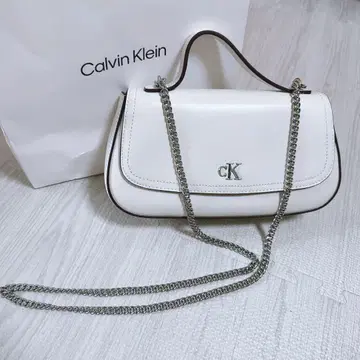 Calvin Klein 핸들 플랩백 아이보리 숄더백