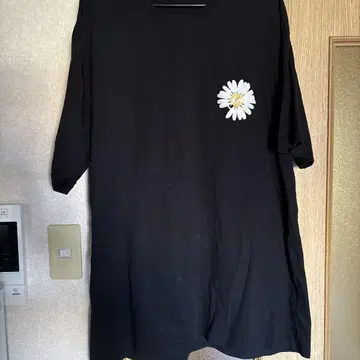 peaceninusone 블랙 T셔츠