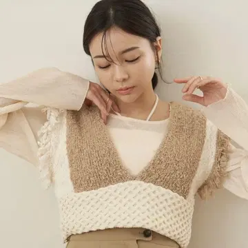 [ nuyuh ] fringe over bustier