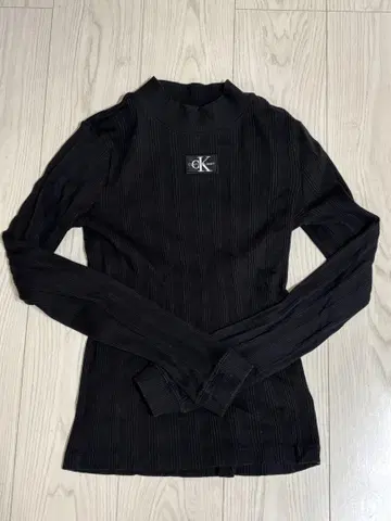 Calvin Klein Jeans 블랙 긴팔 T셔츠