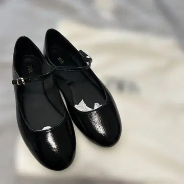 ZARA 페이턴트 발레 슈즈 미사용 새상품