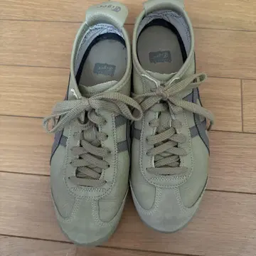 올리브 그린 스니커즈