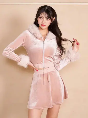 새상품급 다리치 벨로아 스커트 셋업 핑크