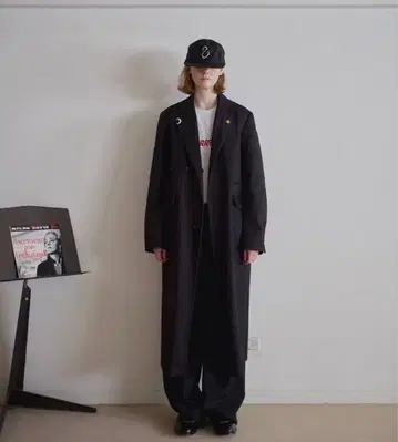 SUNSEA mid-night coat size3