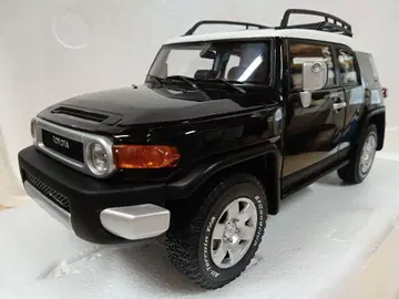 오토 아트 1/18 도요타 FJ 크루저 블랙/루프 화이트