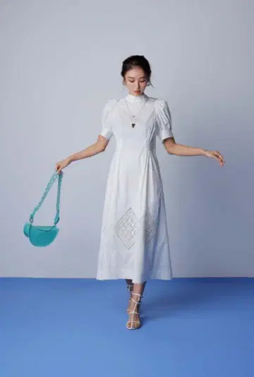 셀포드 화이트 반팔 셔츠 원피스 리본 포함