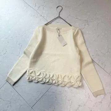 새상품 EPOCA 에포카 니트 38 꽃 모티브 아이보리 택 포함