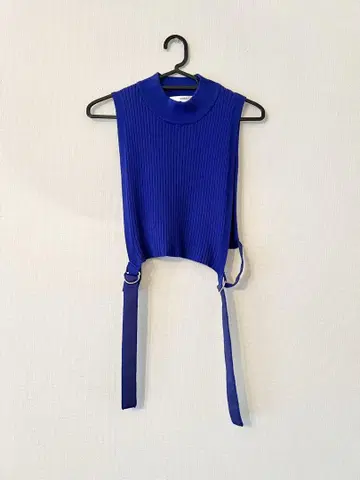 UN3D 니트 베스트