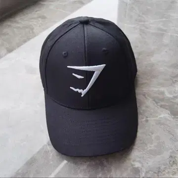 Gymshark 블랙 자수 로고 야구 모자