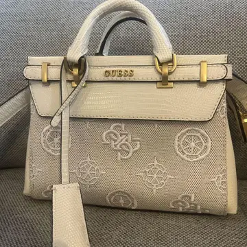 GUESS 화이트 핸드백
