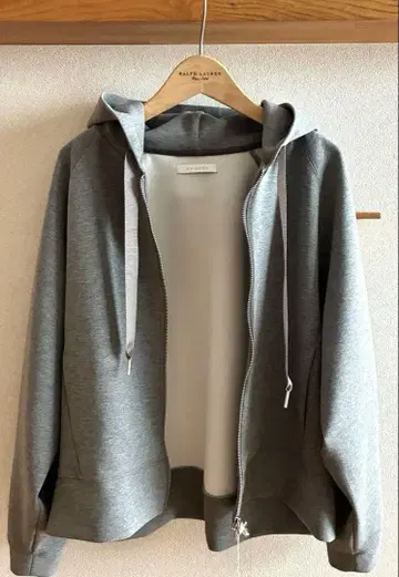 새상품 시뇽 후드티