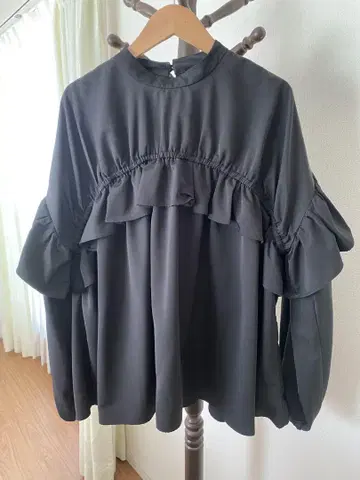 코엘 COEL 프릴 블라우스 블랙