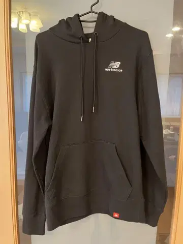 new balance 블랙 후드 부착 후드티