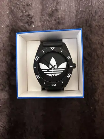 adidas 블랙 화이트 손목시계