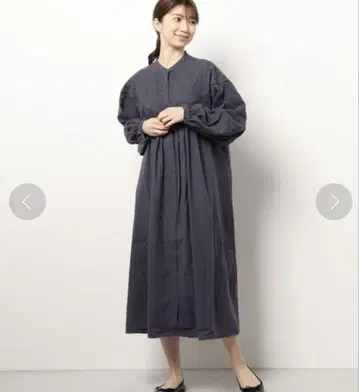 사만사 모스모스 오버 레이스 절개 원피스 네이비