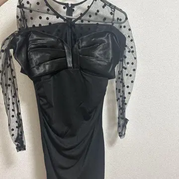 블랙 도트 무늬 시스루 드레스