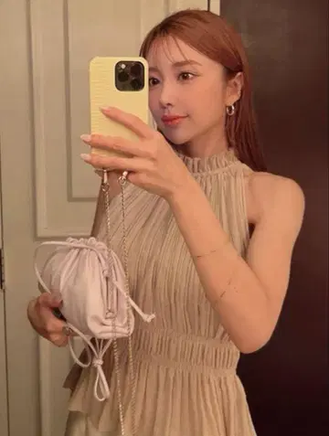 eimy istoire 22ss 텍스처 플리츠 프릴 상의