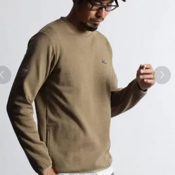 카키 크루넥 티셔츠