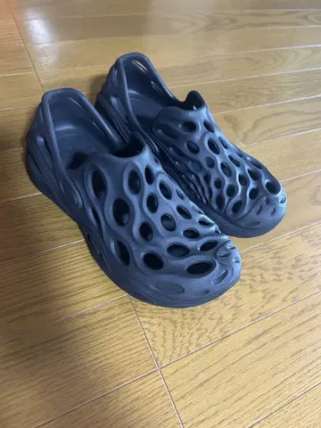 블랙 메쉬 샌들