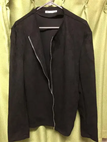 ZARA 블랙 의류 구매 시 약 1만 엔