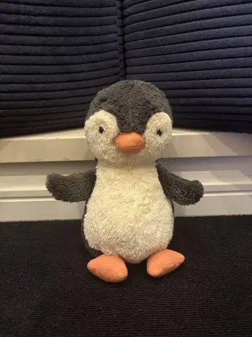 Jellycat 피넛 펭귄 봉제 인형 M 사이즈