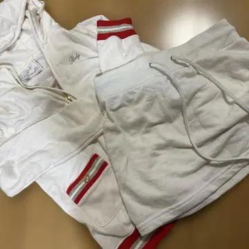Rady 후드 부착 셋업 화이트