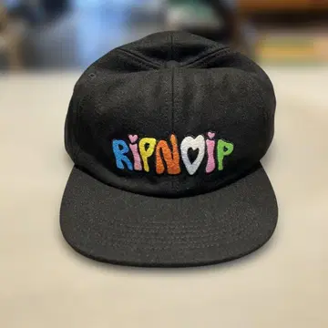 새상품 RIPNDIP 울 캡 립앤딥 블랙