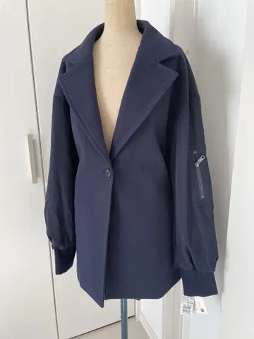 메틀리제 이소재 코트
