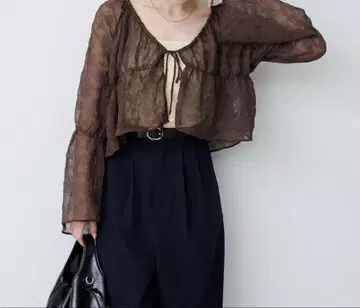 무료배송 익명 배송 Kastane 셔링 시어 블라우스 다크 브라운