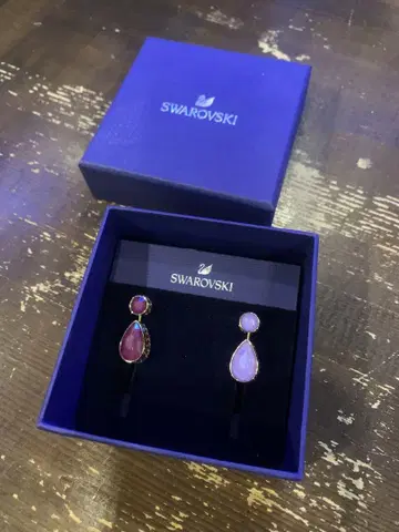 Swarovski 귀걸이 (양쪽 귀용) 핑크 계열