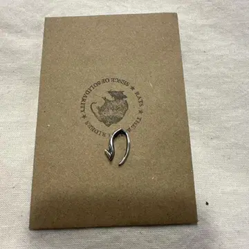 RATS 랏츠 TAIL EARRINGS SILVER