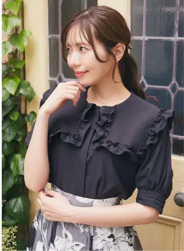 Areeam 프릴 세일러 하프 슬리브 블라우스