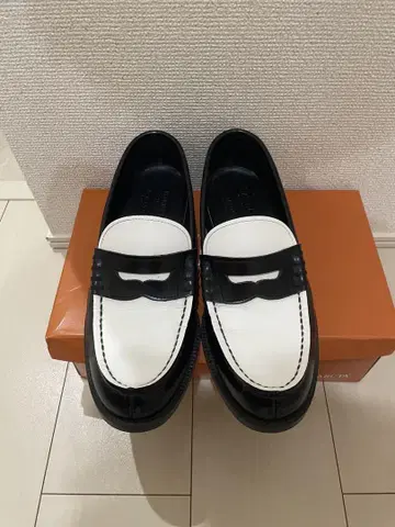 HARUTA x BEAMS 화이트 블랙 로퍼 25cm