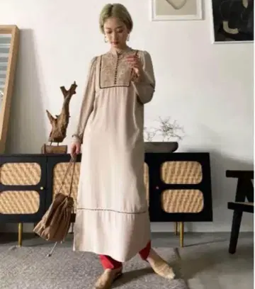 AMERI ELFIN EMBROIDERY CAFTAN DRESS