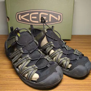 180-30 KEEN 아웃도어 샌들 올리브 27.0cm