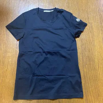 미사용 새상품 MONCLER T셔츠 블랙 S