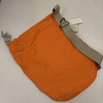 유니클로 JW ANDERSON 드로우 스트링 백 1개 새상품 오렌지