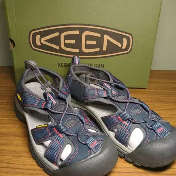 181-35 KEEN 아웃도어 샌들 23.5cm