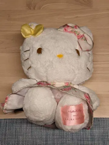 산리오 키티 로라 애슐리 콜라보 봉제 인형