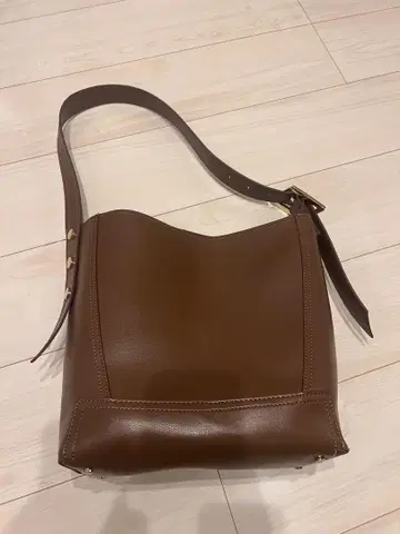 ZARA 브라운 토트백 조정 가능 스트랩
