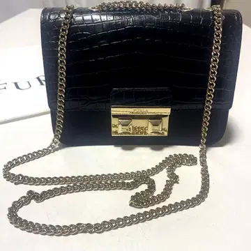 FURLA 메트로폴리스 크로스 바디백 블랙