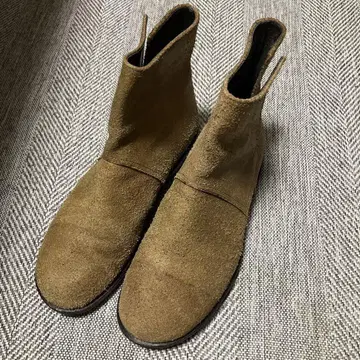 브라운 스웨이드 부츠 요건 레일