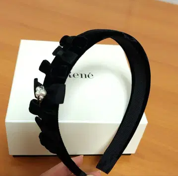 르네 리본 펄 장식 블랙 헤어밴드 블랙 벨로아 머리띠 rene