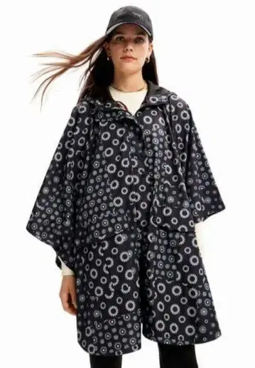 데시구알(Desigual) 기하학 패턴 후드 레인코트