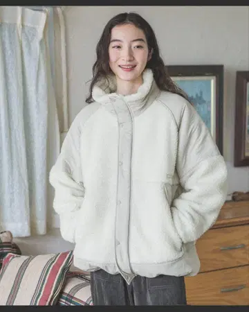 새상품급 niko and - 스포티 스탠드 보아 자켓 화이트