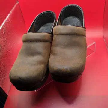 브라운 가죽 크로그