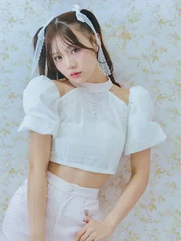 Me roir 레이스 숏 퍼프 블라우스