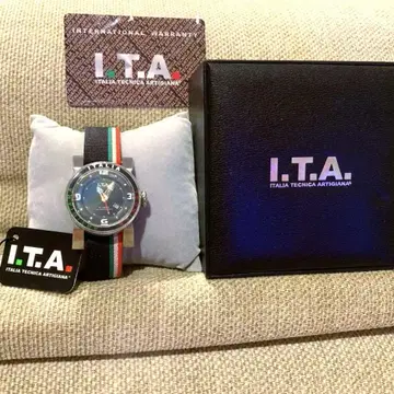 새상품급 I.T.A. ITALIA 손목시계 블랙