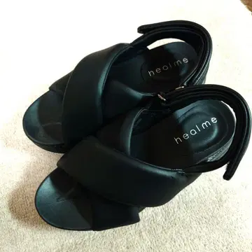 healme 블랙 크로스 스트랩 샌들