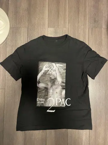 2PAC 프린트 블랙 T셔츠
